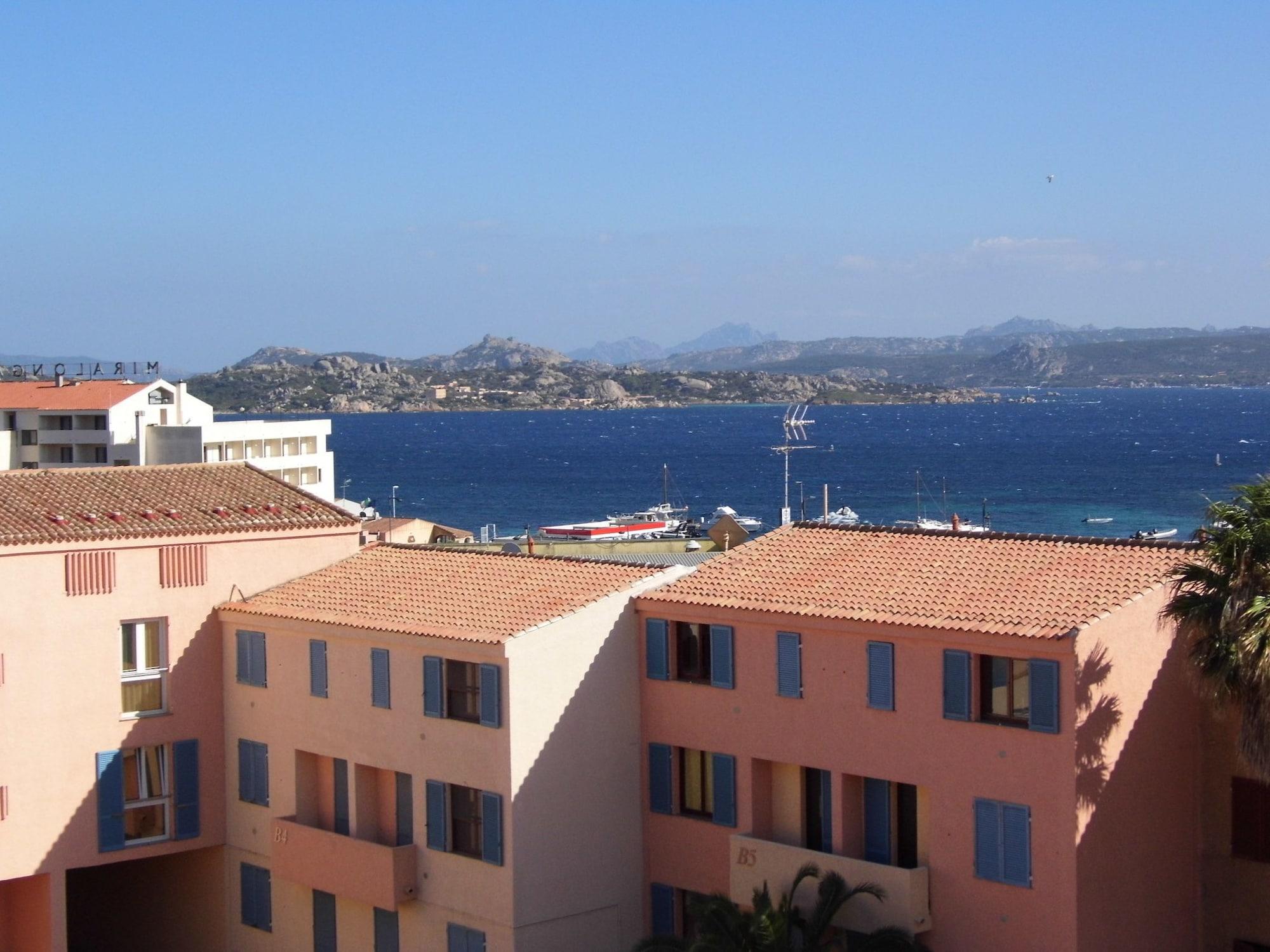 לה מדלנה Le Nereidi Hotel & Residence Con Piscina-Tennis-Fitness-Parcheggio Coperto-Sala Conferenze מראה חיצוני תמונה