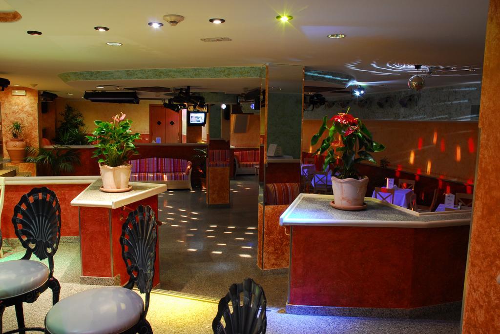 לה מדלנה Le Nereidi Hotel & Residence Con Piscina-Tennis-Fitness-Parcheggio Coperto-Sala Conferenze מראה חיצוני תמונה