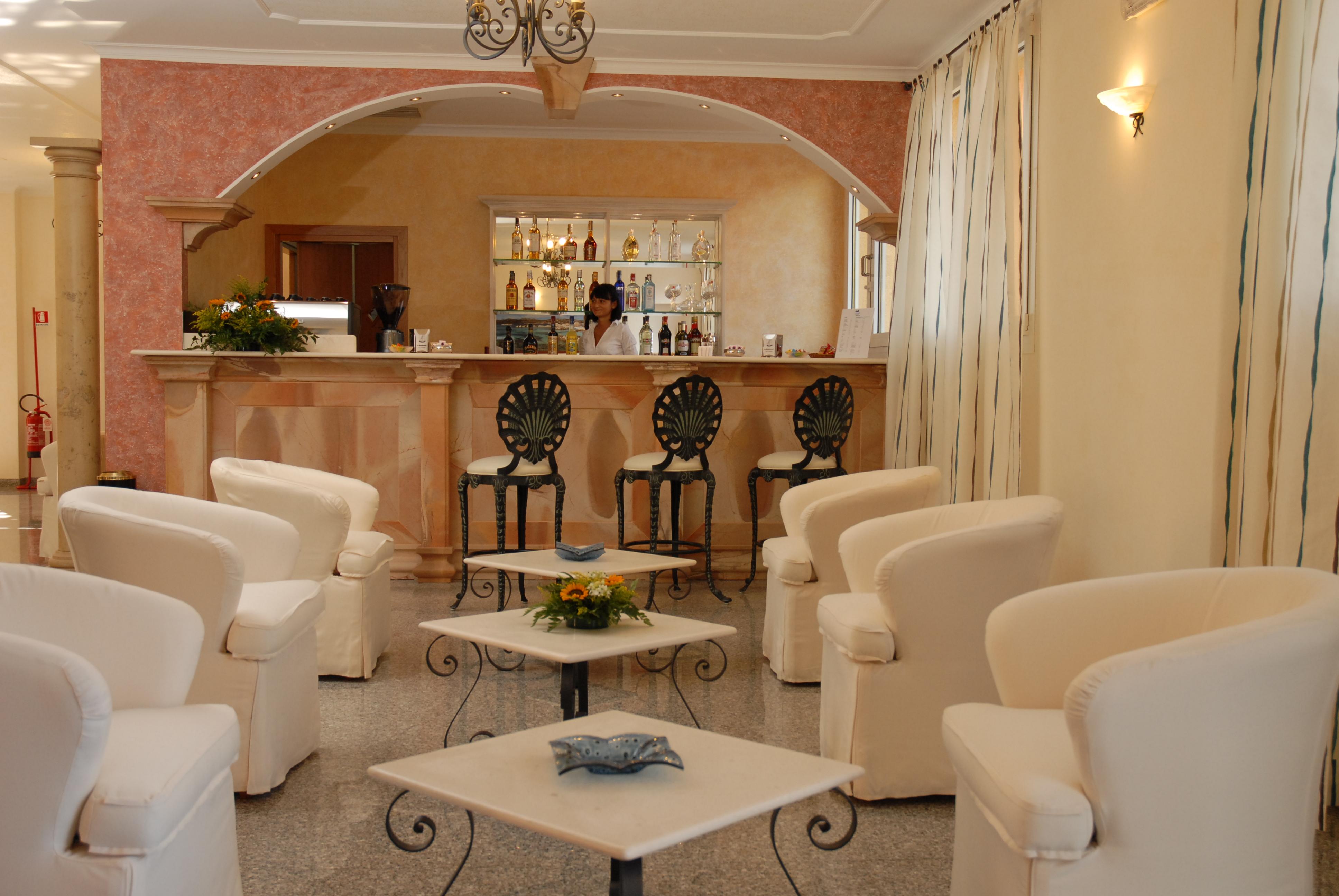 לה מדלנה Le Nereidi Hotel & Residence Con Piscina-Tennis-Fitness-Parcheggio Coperto-Sala Conferenze מראה חיצוני תמונה