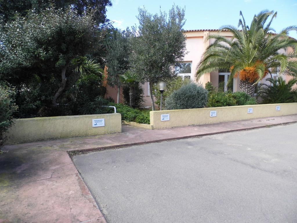 לה מדלנה Le Nereidi Hotel & Residence Con Piscina-Tennis-Fitness-Parcheggio Coperto-Sala Conferenze מראה חיצוני תמונה